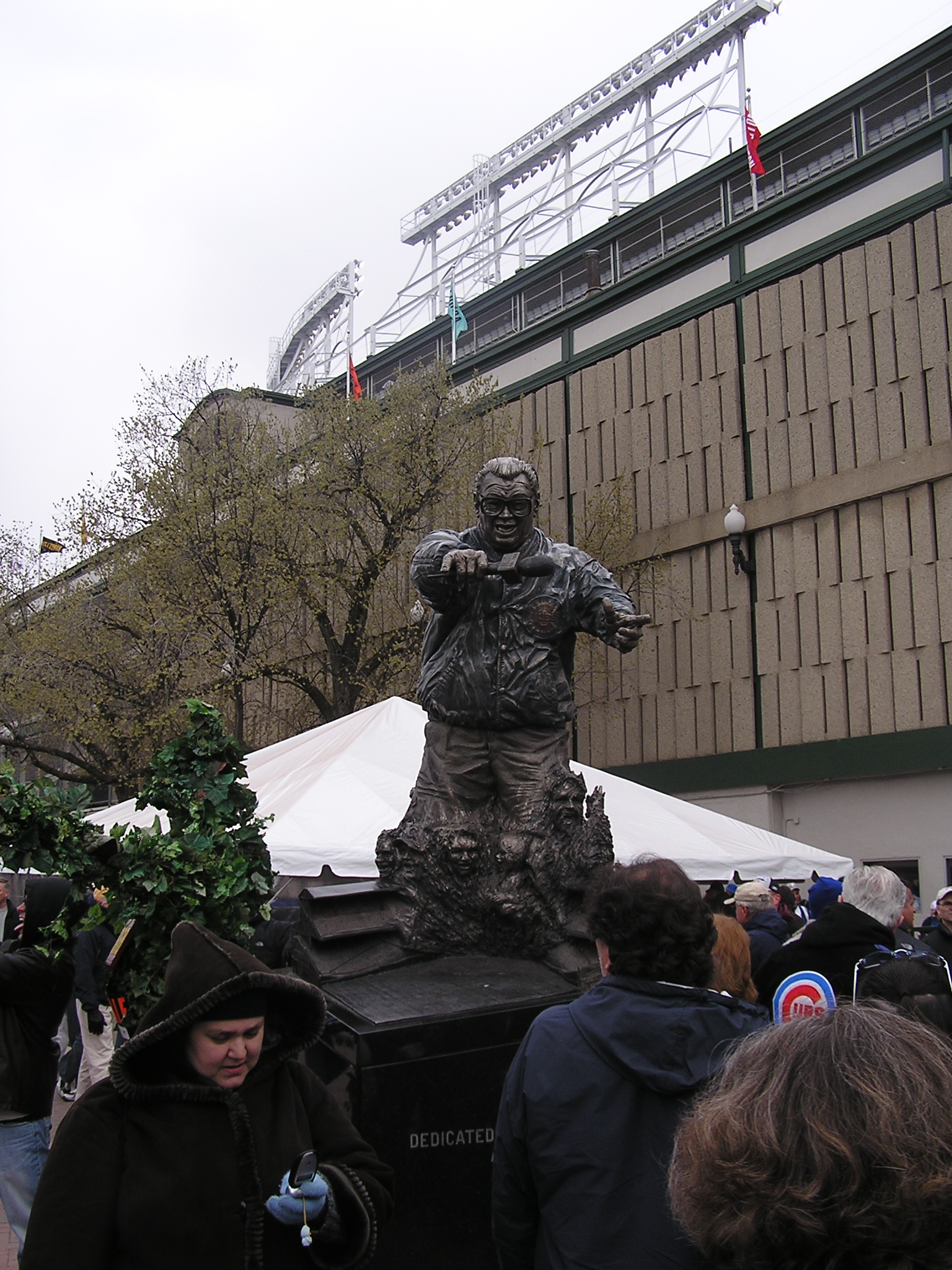 Harry Carry statue