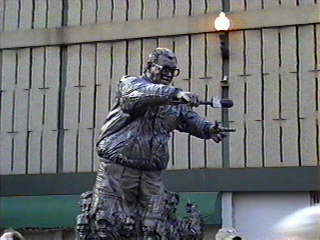 Harry Carry statue
